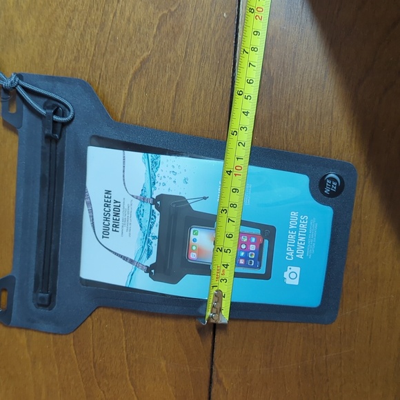 Nite Ize Waterproof Phone Pouch - Picture 9 of 13